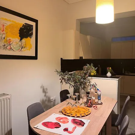 Enteka - 3 Bedroom In The Centre Of Daire *