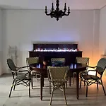 アパート Enteka - 3 Bedroom In The Centre Of ナフプリオ