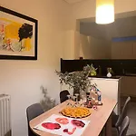 Enteka - 3 Bedroom In The Centre Of アパート *