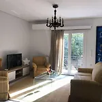 Enteka - 3 Bedroom In The Centre Of *